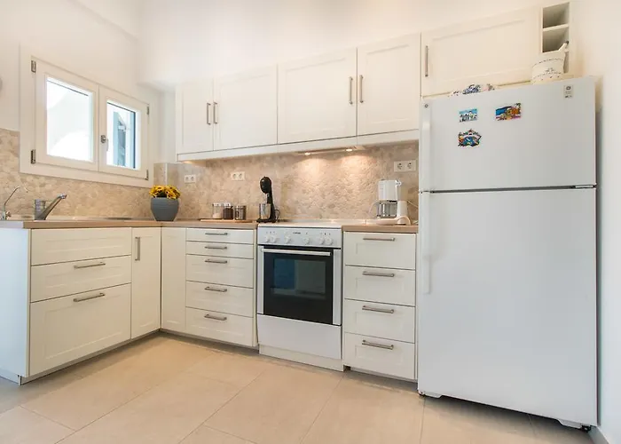 Maria Naxos -with New Hot Tub Naxos City