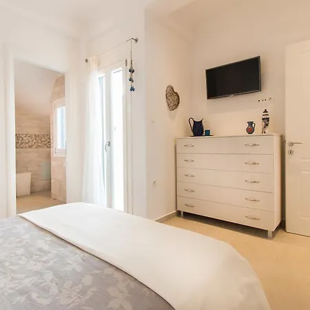 Maria Naxos -with New Hot Tub Villa *