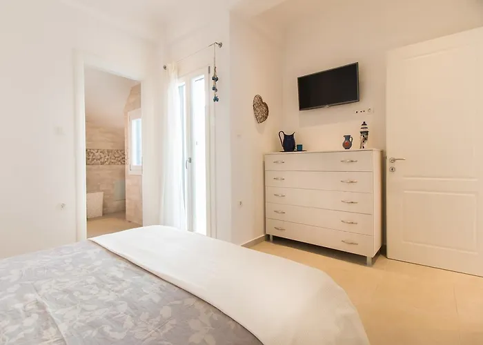 Maria Naxos -with New Hot Tub Villa *